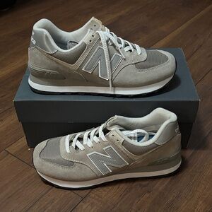 New Balance 574 Core Grey/White Womens US 8 WD